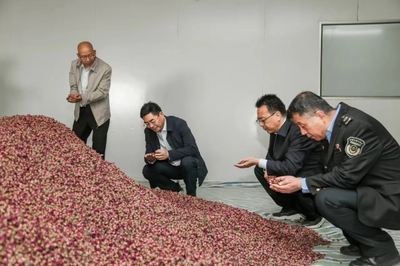 立足資源優勢 打造特色品牌——關于發展甘肅苦水玫瑰系列化妝品產業的思考